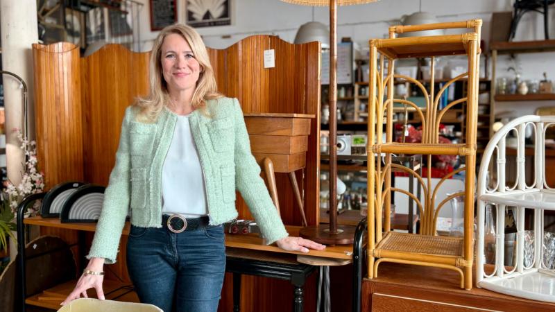 Anne-Catherine Verwaerde vit entre Londres et Wimereux depuis de nombreuses années. Dans la station balnéaire, elle dispose d’un showroom qu’elle n’ouvre qu’exceptionnellement.
