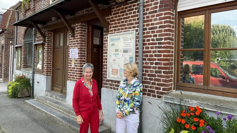 Godeleine Valdelièvre (à gauche) et Sylviane Grignon continuent, à travers leur association, de saluer la mémoire de Marguerite Yourcenar.