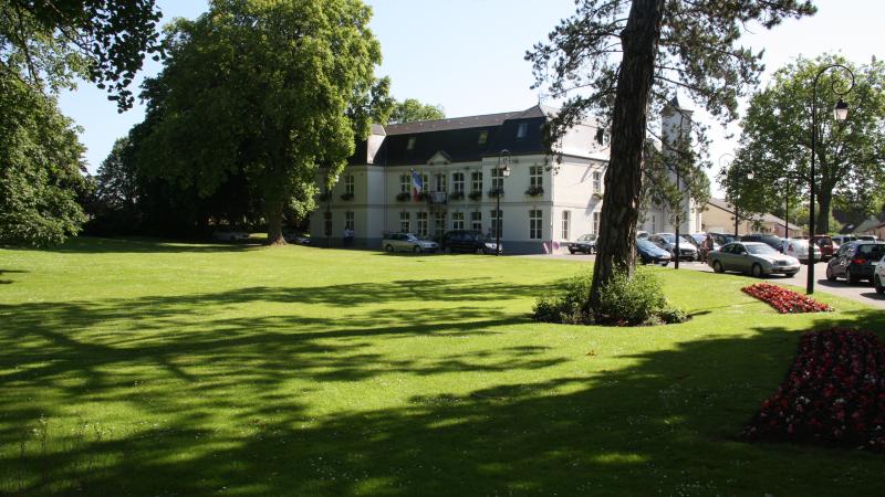 La mairie d’Audruicq est un ancien château du XVIIIe siècle.
