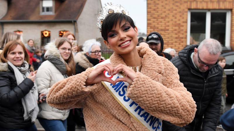 Miss France 2024, Eve Gilles concourt à l’élection Miss Univers le 21 novembre prochain.