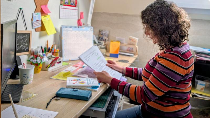 Le trouble de l’oposition reflète souvent une détresse profonde, héritée de traumatismes ou de situations complexes à la maison.