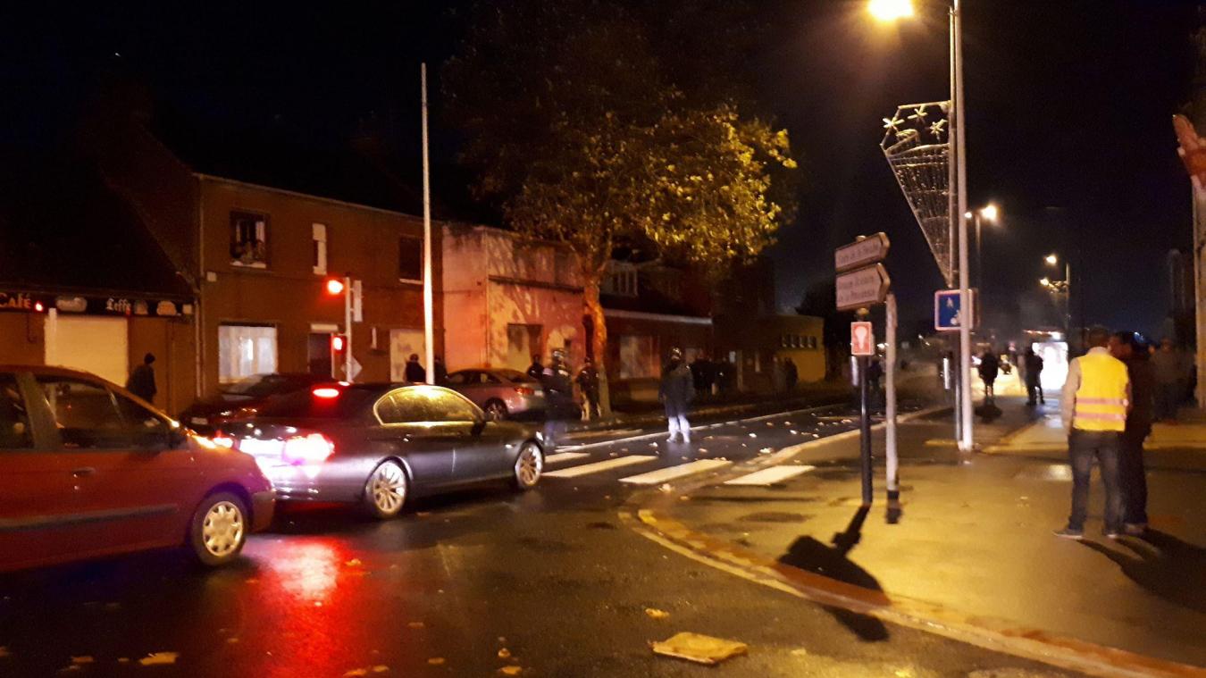 Gilets Jaunes Le Rond Point Des Parapluies évacué Par La