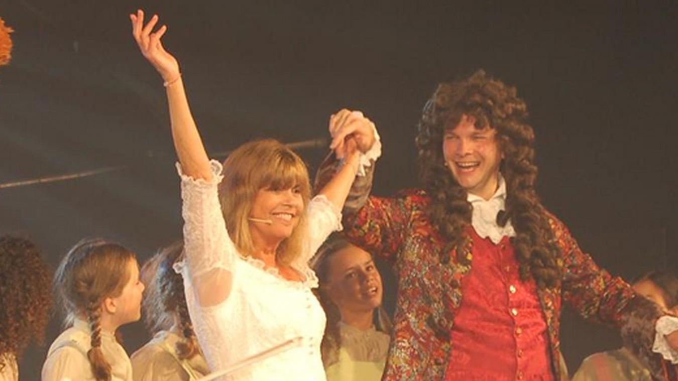 Michele Torr Et Chantal Goya Tetes D Affiche De Chateau En Fete En Mai Prochain A Offin