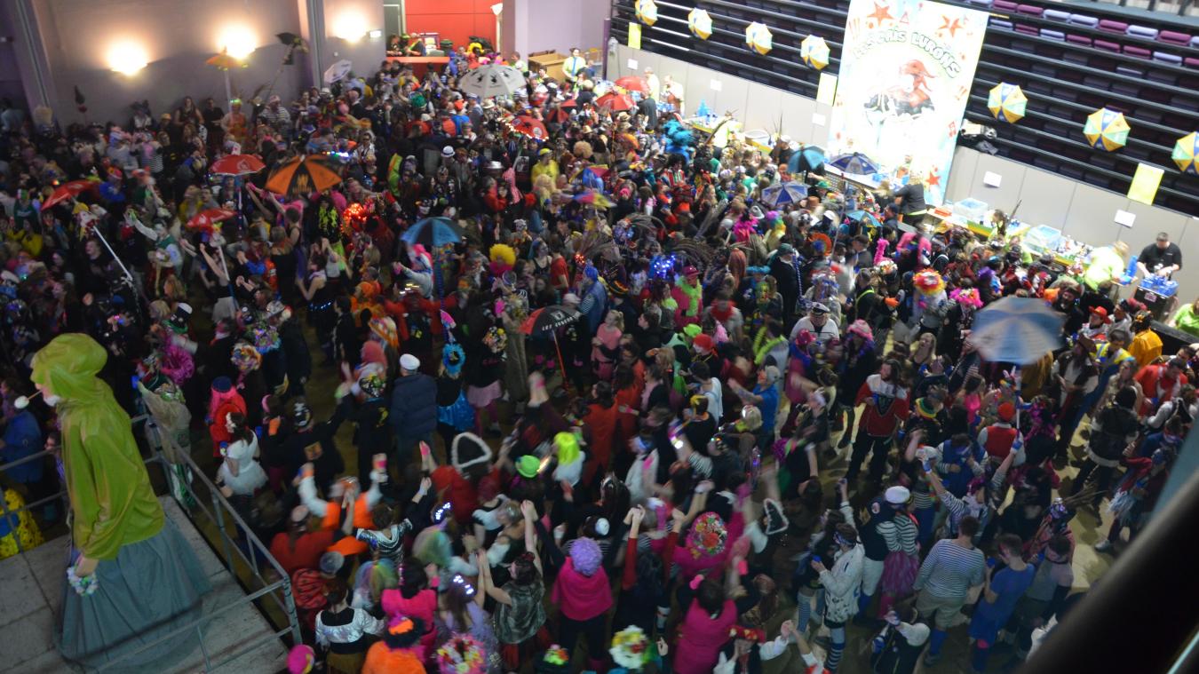 Carnaval Les Gais Lurons De Joyeux Drilles Preparent Leur Bal