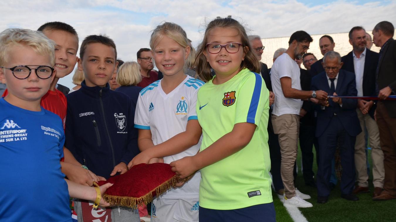 Combien Rapporte 150 Millions D'euros Placé Pourquoi fallait-il un nouveau terrain de football à Aire-sur-la-Lys?