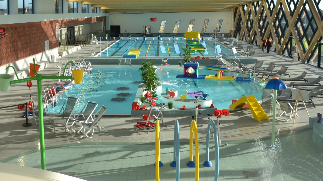 Estaires Des Vols A La Piscine