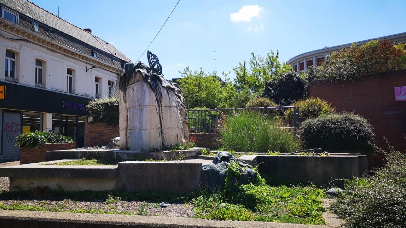 Bruay La Buissiere Qu Est Il Arrive A La Statue Place Marechal Leclerc