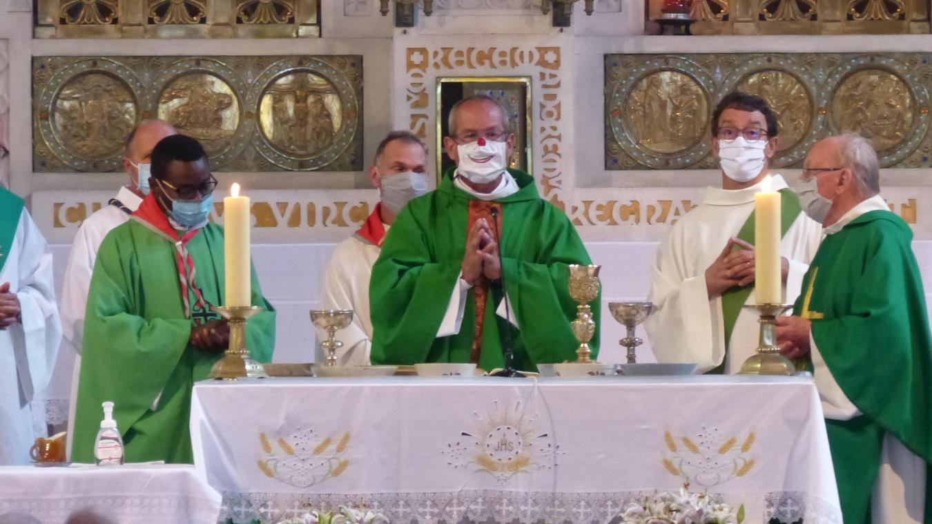 Bailleul Le Depart Festif De L Abbe Janin Video Six voix puissantes unies autour de grandes chansons françaises (standards ou inédits) et de grands airs lyriques. les echos du touquet