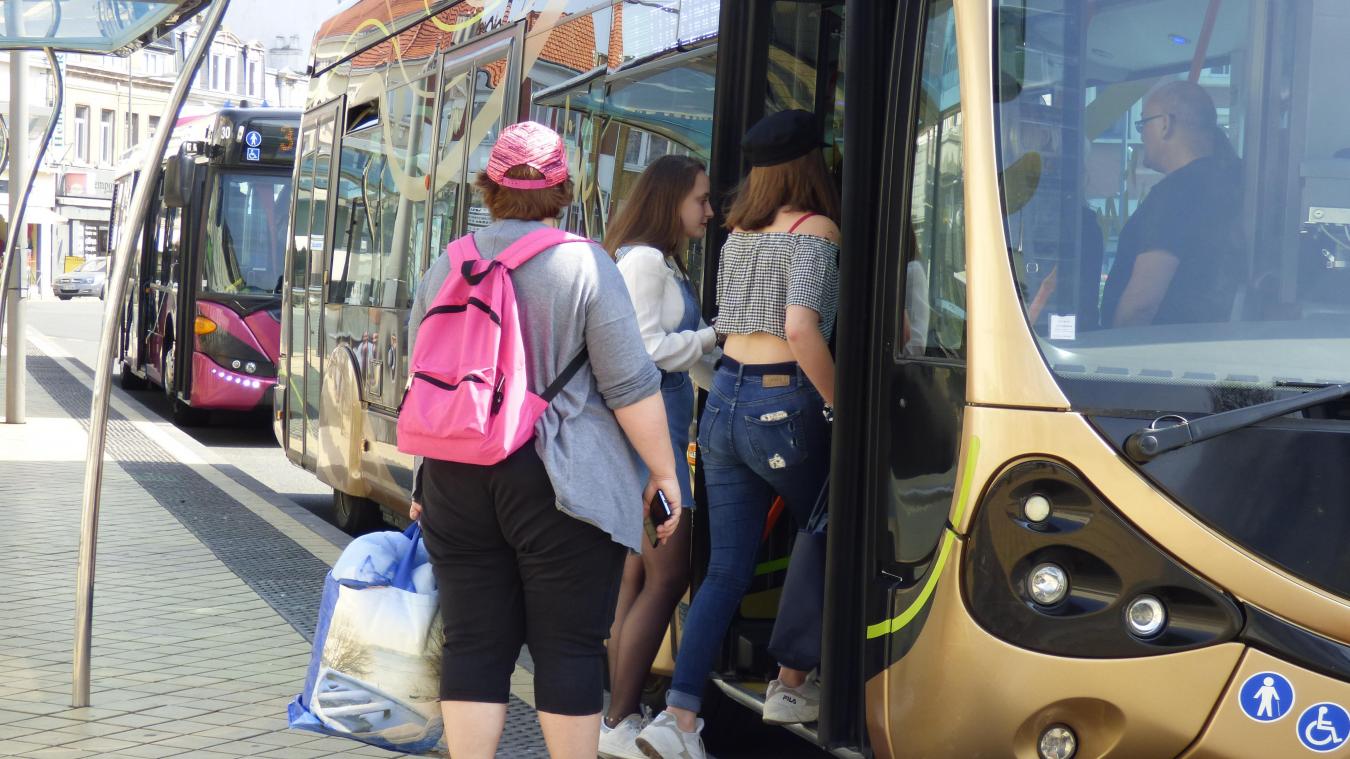 Calais une attestation pour prendre le bus et aller en cours Calais une attestation pour prendre le bus et aller en cours