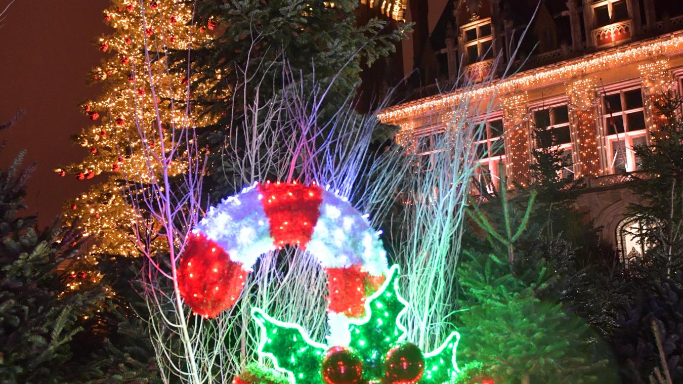La ville de Calais s’illumine pour Noël (photos)