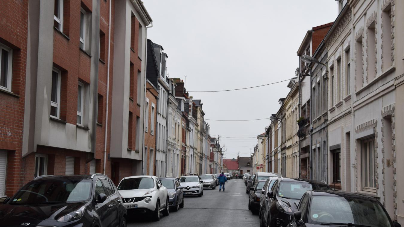 Calais rue du Château d’eau, des proxénètes «par gentillesse» Calais rue du Château d’eau, des proxénètes «par gentillesse»