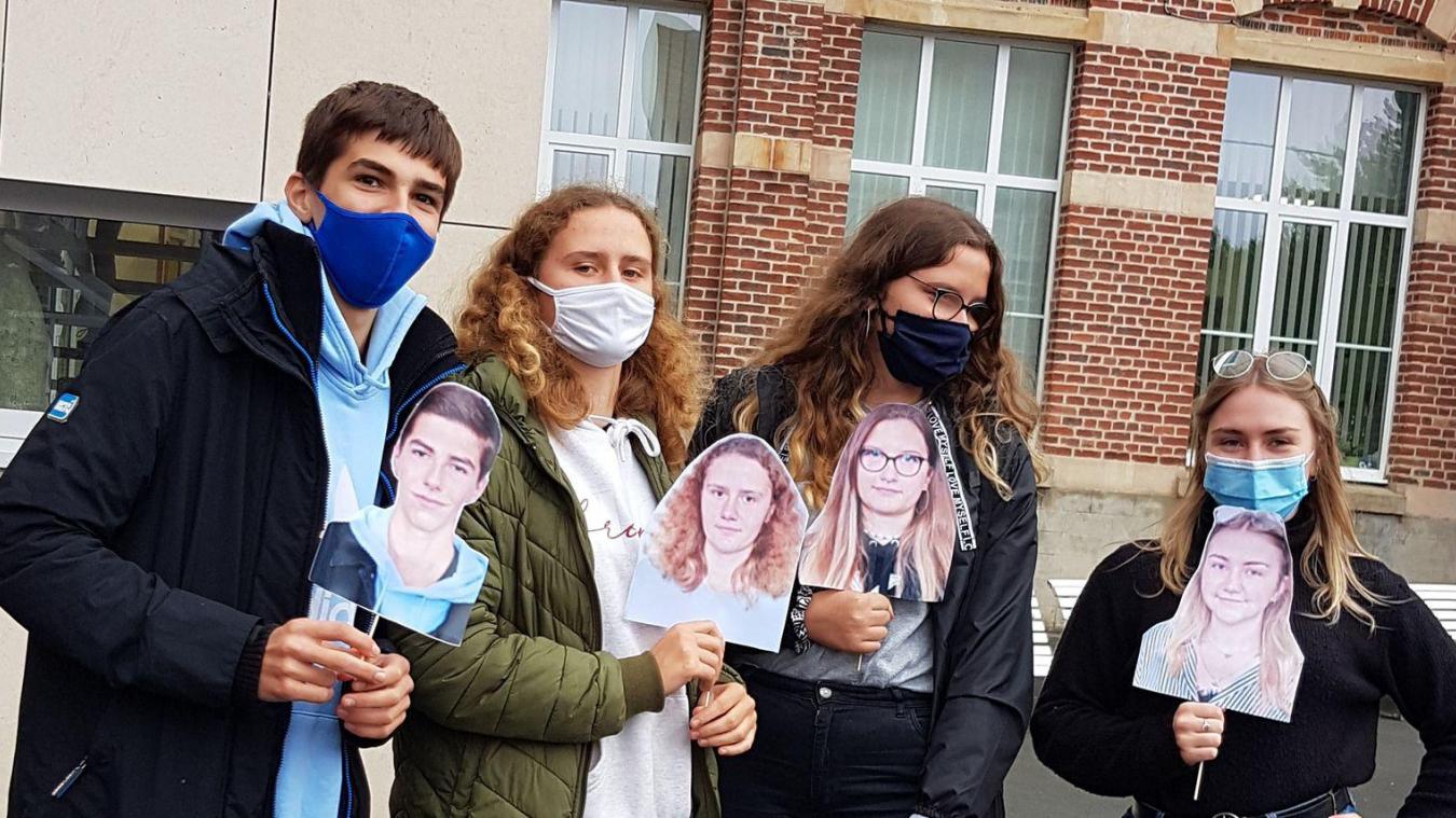 Le sourire par-delà les masques.
