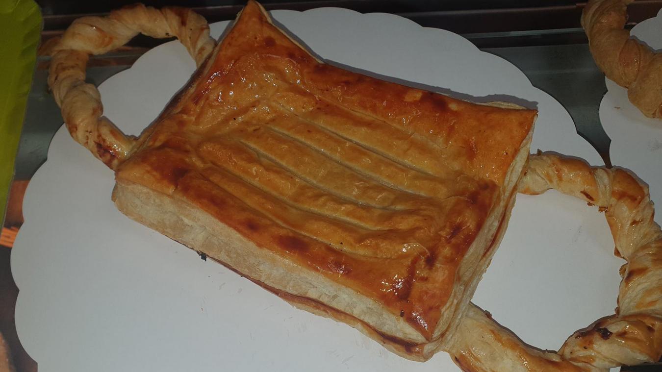 Un Boulanger Desvrois Vend Une Galette Des Rois En Forme De Masque