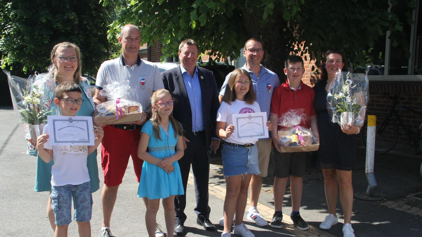 Les médaillés du travail.