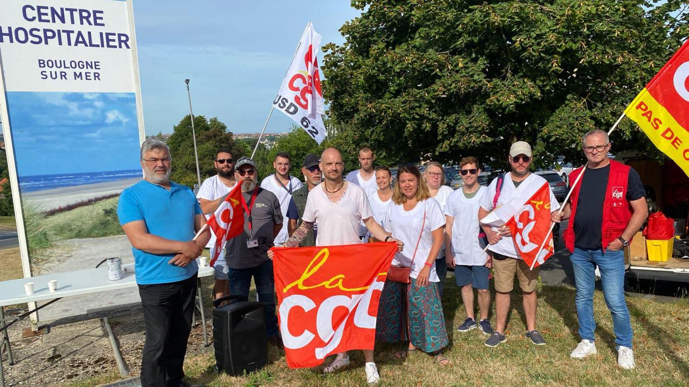 Mardi 7 juin, une cinquantaine de manifestants s’étaient réunis devant l’hôpital.