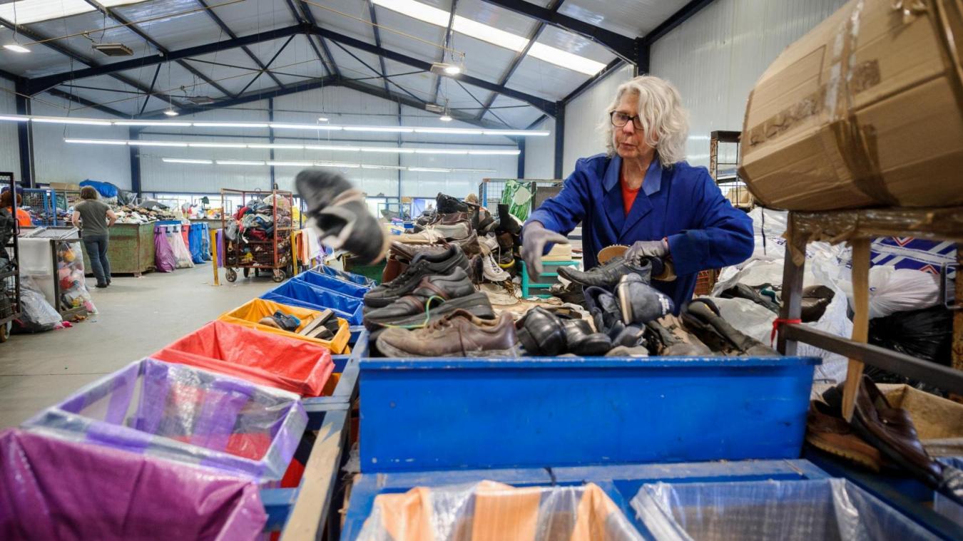 BruaylaBuissière Le Relais, mastodonte du textile solidaire, à la