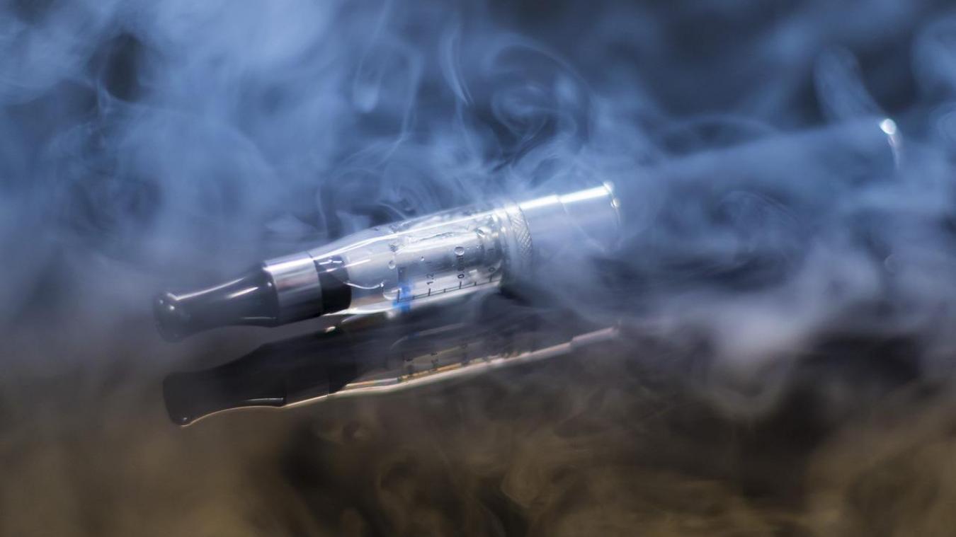 elfbar nachfüll pod läuft aus Magasin cigarette électronique Saint-Louis, E-liquide Saint-Louis main image 0