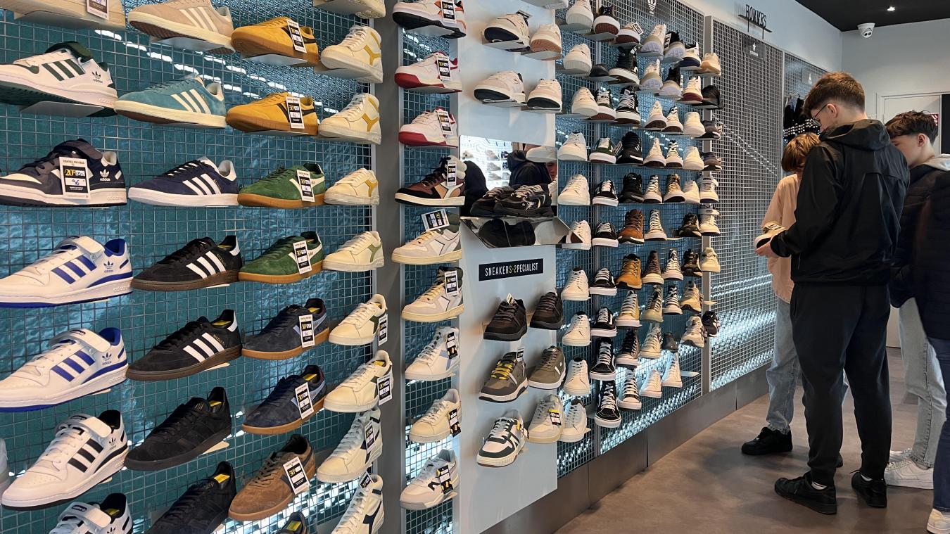 Commerce Grand Magasin De Chaussures Magasin Chaussure Ville La