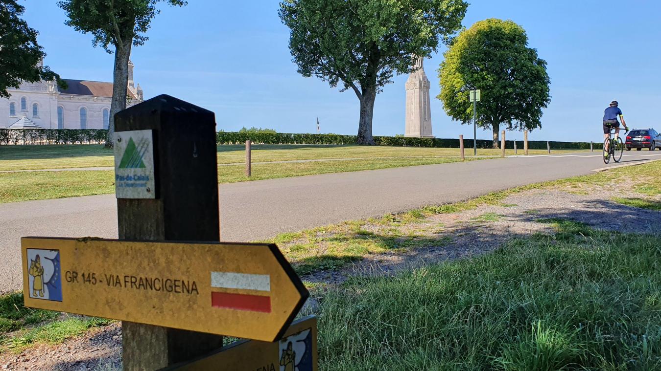 La Via Francigena traverse le Pas-de-Calais sur 245 km, de Calais à Bapaume.