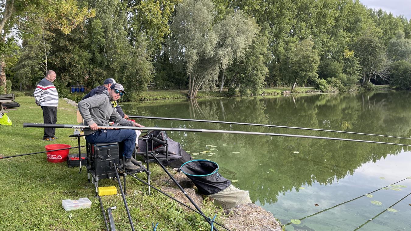 Photo Ancienne – Concours De Pêche à La Placette, Janzé (Ille-et-Vilaine) – Tirage 24x18cm