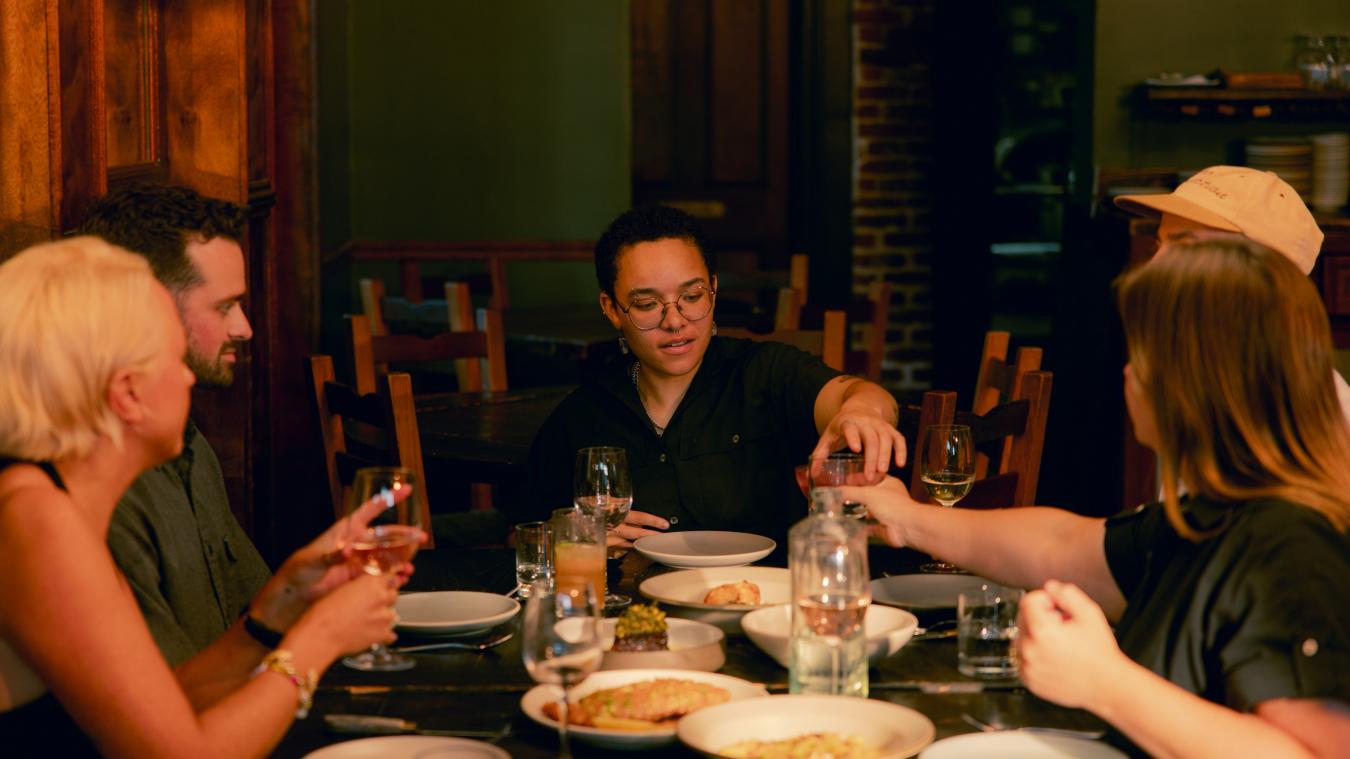 Et vous, vous dînez à quelle heure ?