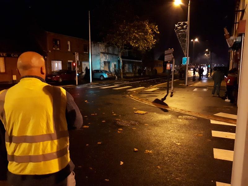 Gilets Jaunes Le Rond Point Des Parapluies évacué Par La