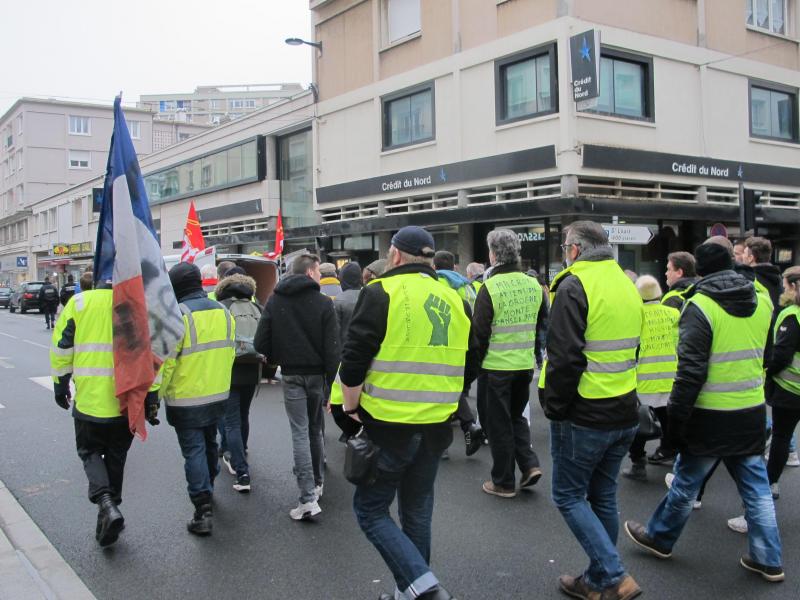 Syndicats Et Gilets Jaunes Dans La Rue Ce Mardi Matin à