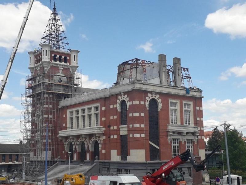 Bruay La Buissiere L Hotel De Ville Reprend Peu A Peu De Sa Superbe
