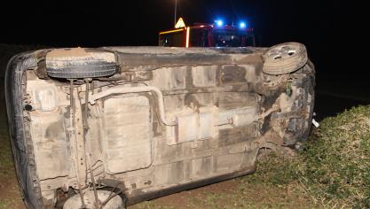 Selles: une voiture termine sur le flanc, dans le jardin d'une habitation