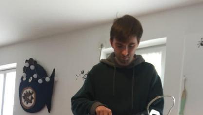 Indelab crée des visières pour protéger les soignants à Bruay-la-Buissière