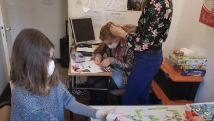 Montreuil : écoles et associations aux côtés des soignants