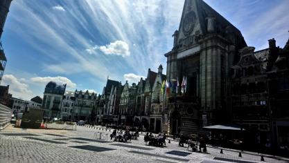 Béthune : 70 personnes se battent sur la Grand'Place
