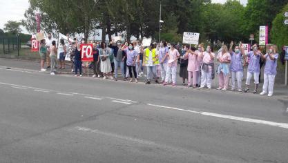 Vendin-le-Vieil: les soignants de l'Ugecam manifestent