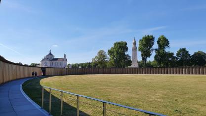 D'Ablain-Saint-Nazaire à Fresnicourt-le-Dolmen: Un crochet historique pour trouver la paix