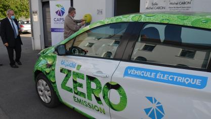 Fauquembergues: Je loue une auto. C'est pas cher... et elle est électrique