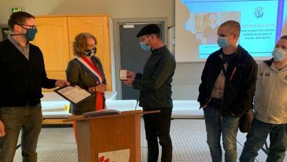 Noordpeene : le village et le boulanger médaillés par la députée