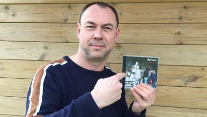 So'Lau, le directeur de la médiathèque de Merville, sort son premier opus «Signes de vie»