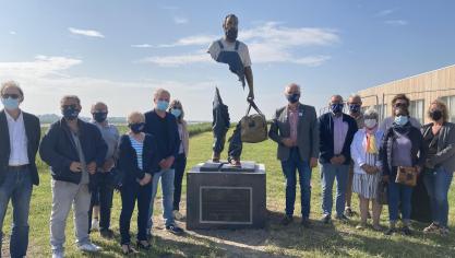 L’œuvre d’Éric Catalano a été dévoilée et présentée par les élus étaplois ce jeudi 3 juin.