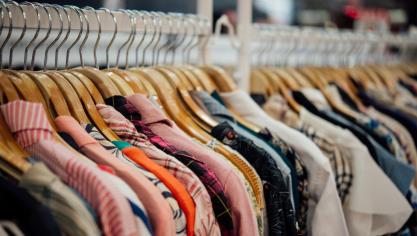 Le Secours populaire français de Nœux les Mines prépare une nouvelle soirée qui mettra en avant les vêtements disponibles dans sa ressourcerie.