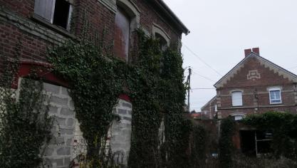 Les maisons sont à l’abandon depuis les années 2010. Depuis, rien n’a bougé.