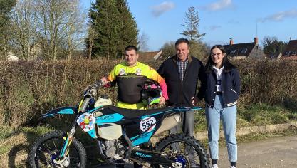 Le pilote marckois Loïc Hazebrouck et Olivier Prud’homme le président de l’association