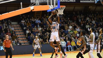 Les Gravelinois s’imposent devant leurs supporters face au Mans.