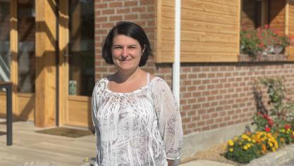 Lucie Clais a travaillé pendant 2,5 ans pour que son projet prenne vie. Elle travaille désormais avec toute sa famille et veille au bien-être des occupants.