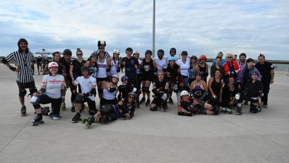 Equipes, officiels et bénévoles réunis pour la photo souvenir !