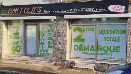 Le magasin est en liquidation totale avant fermeture.