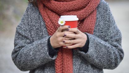 Avoir de belles mains l’hiver, c’est possible, à condition de bien en prendre soin.