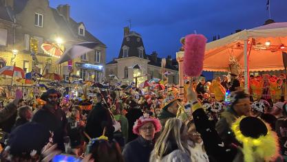 La bande de Bergues se termine sur le rigodon.