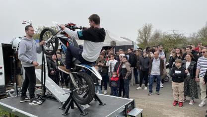 Une initiation au wheeling était proposée au public.