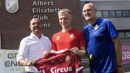 Bertrand Courcelles, directeur général du RAEC Mons, Aloïs Penin et Danté Brogno, coach.