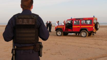 Les autorités ont interdit l’accès au territoire français aux militants associés au mouvement d’ultradroite britannique « Raise the colors ».